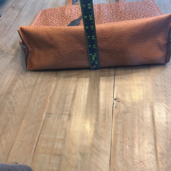 Vegan Leather Tote by Street Level - Picture 10 of 10